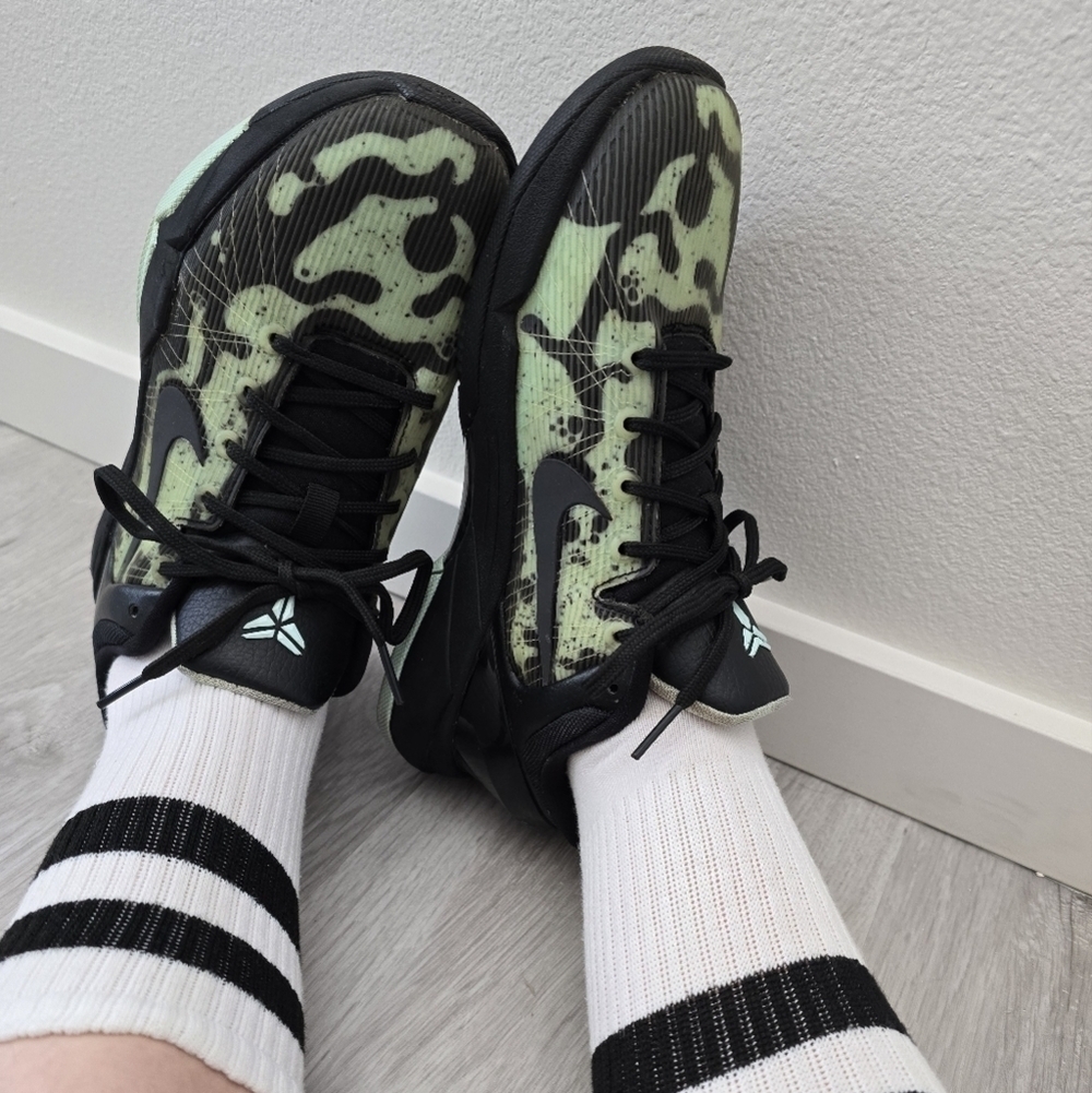 Nike | Kobe 7 System 'Mint Poison Dart Frog' sporty low-top sneakers | WMS 6.5 - Picture 5 of 15